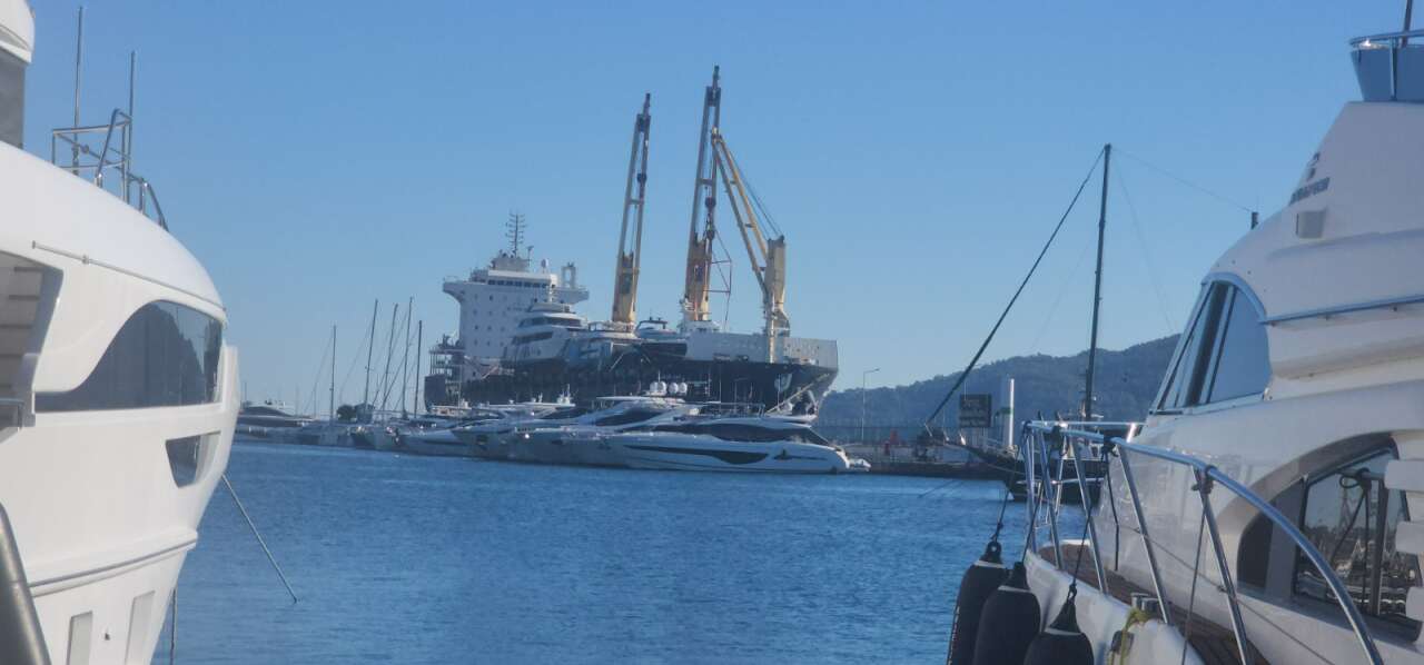 Marmaris’te Arap Milyarderlerin Lüks Yatlarına VİP Kargo Hizmeti 7